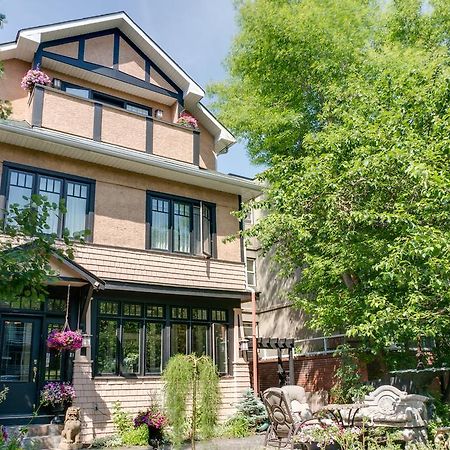 Calgary Westways Guest House Exteriör bild