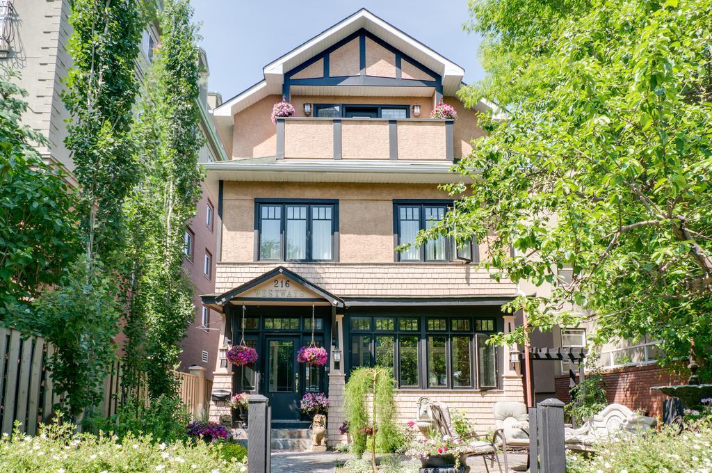Calgary Westways Guest House Exteriör bild